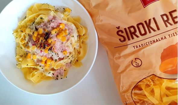 Recept: Gotes široki rezanci s 4 vrste sira i šunkom